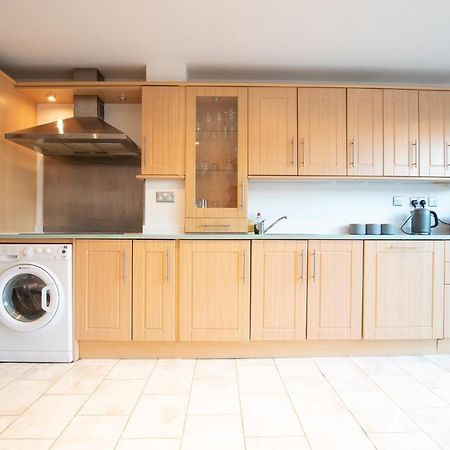Best Price! Large Home For 4 - Smart Tv - Comfy Beds - Garden - 4 Single Beds Or 2 Doubles! Portsmouth Eksteriør billede