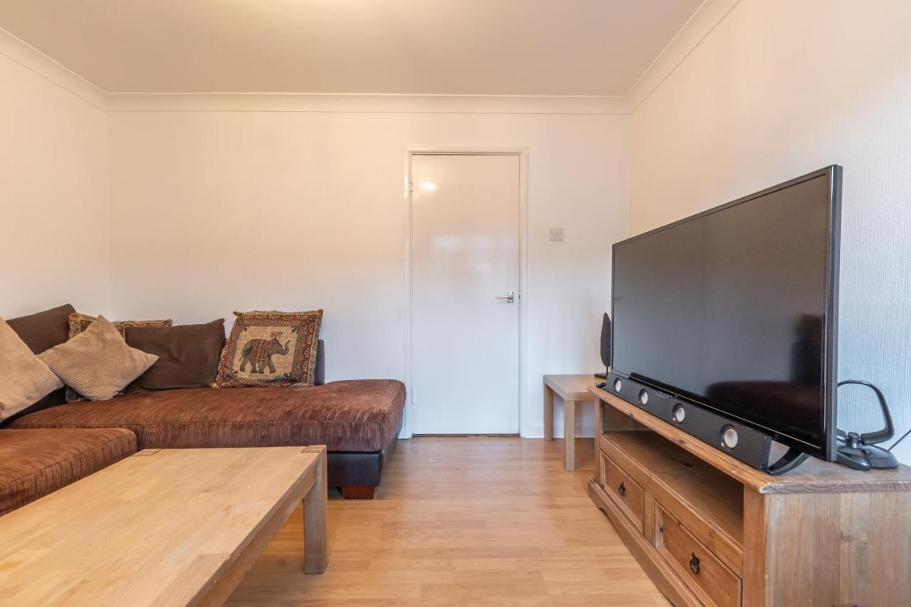 Best Price! Large Home For 4 - Smart Tv - Comfy Beds - Garden - 4 Single Beds Or 2 Doubles! Portsmouth Eksteriør billede